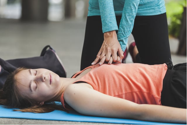 研究:女性心脏骤停 接受路人心肺复苏术可能性更低