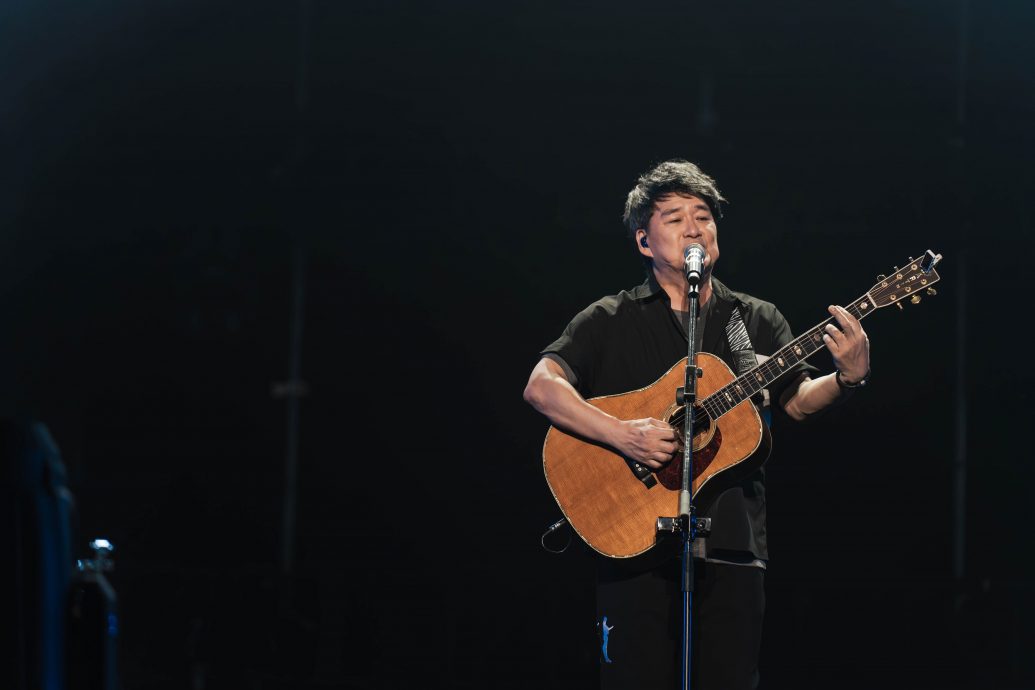 维莉莎李宗伟捧场个唱 周华健老花找不到人