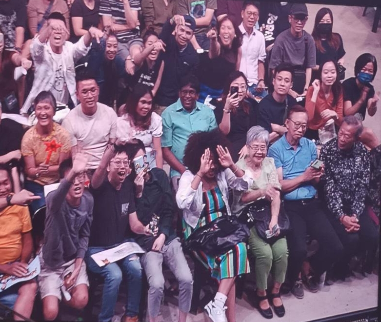 维莉莎李宗伟捧场个唱 周华健老花找不到人