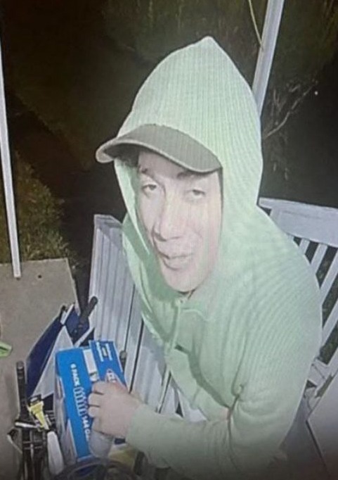 美国宾州越狱杀人犯闯民宅偷枪 警方吁民众别出门