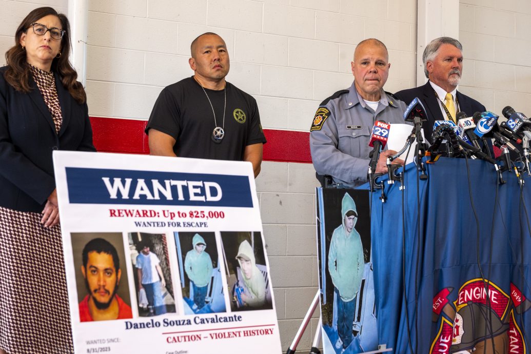 美国宾州越狱杀人犯闯民宅偷枪 警方吁民众别出门