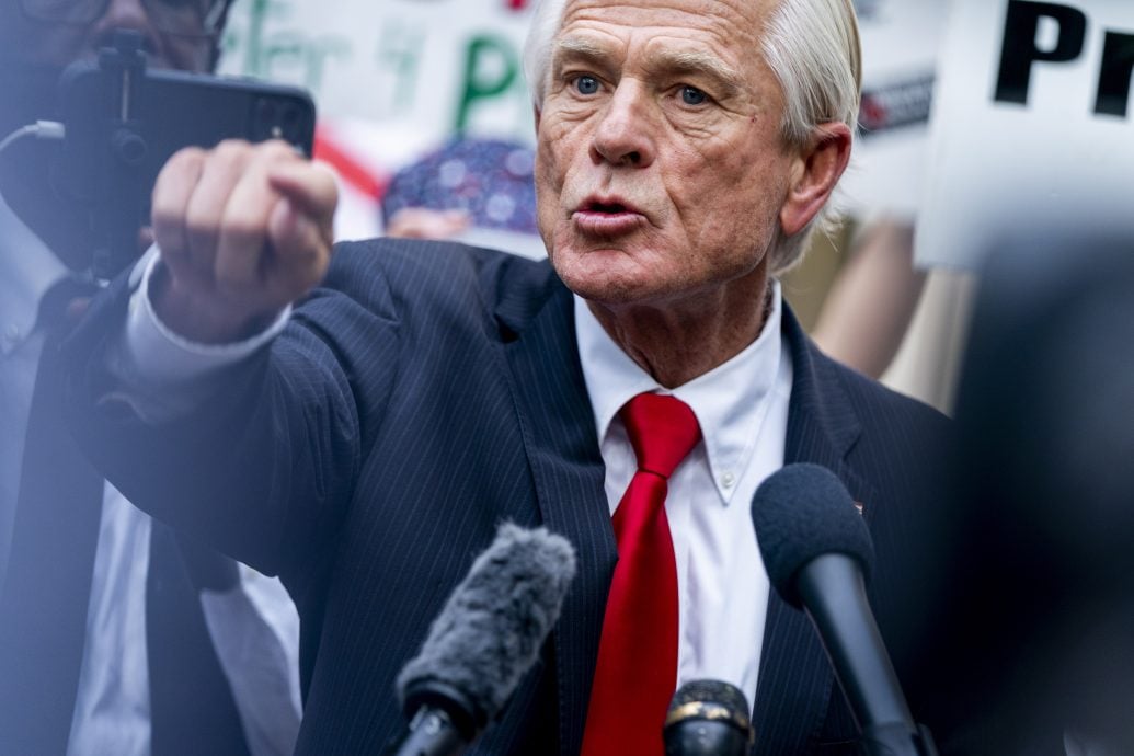 美国白宫前高官纳瓦罗被判藐视国会罪名成立