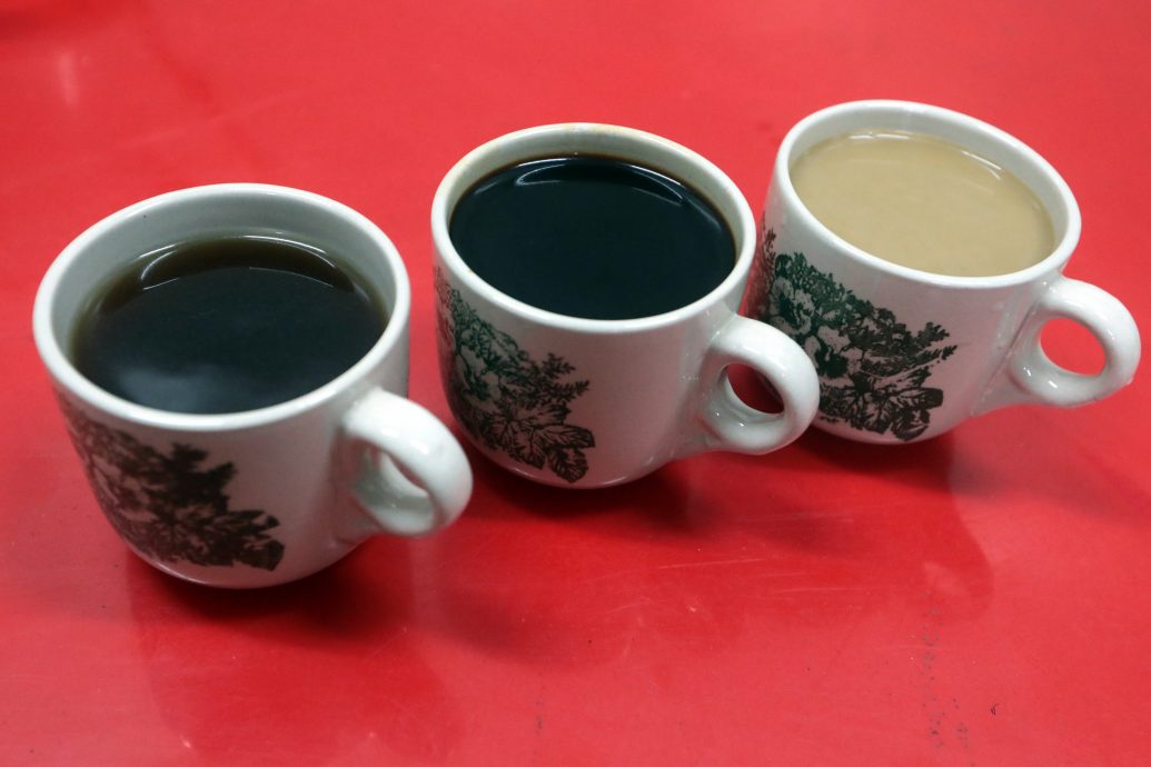 老就是宝 | 种采晒炒搅泡6步骤 裕发咖啡杯杯皆辛苦