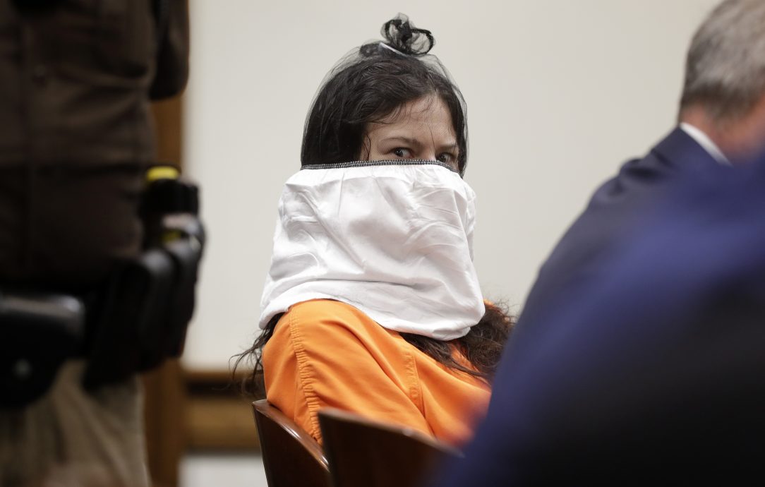 肢解男伴 头颅生殖器丢水桶 吸毒女被判无期徒刑时笑了