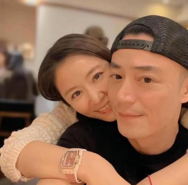 脸被女儿当画布 林心如形象崩坏