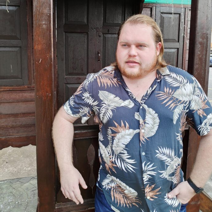 英国男:住11年被美食养胖了!“一次旅游后深深爱上大马”