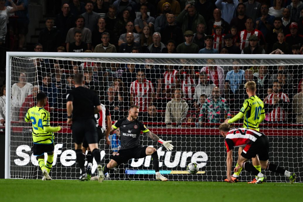 英联赛杯32强|挟8连胜势头却不敌喜鹊 曼市意外被踢出局