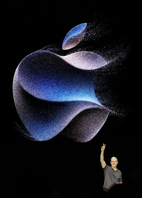 苹果推两款新Apple Watch　双指互点两下就能操控