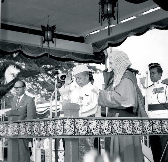 蔡羽／古晋中央广场的立国大典