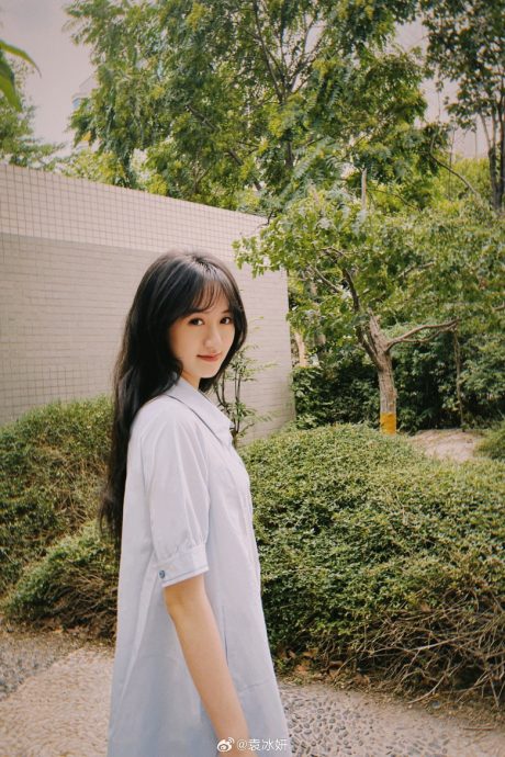 袁冰妍逃税彻底凉了 微博遭禁言作品被除名 