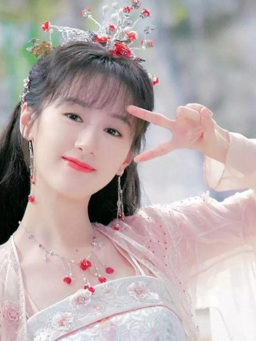 袁冰妍逃税彻底凉了 微博遭禁言作品被除名 