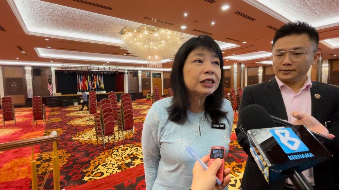 视频 | 林慧英:独中依然可收国际生“忧准证被滥用才暂停 已指示批准”