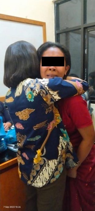 视频|“抢新娘”习俗变真掳人！女子当街遭数男掳走强娶