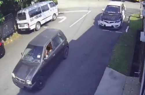 视频|网购包裹放门前围墙上 长发小偷路过顺手牵走