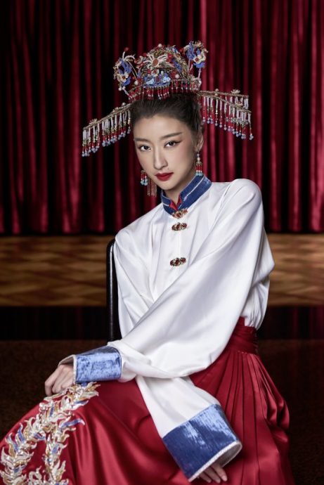 让人一眼就沦陷的中式婚服