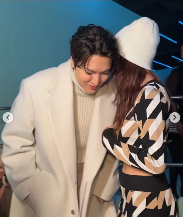 贴身同框耳语李敏镐 大马网红惹火男神粉丝