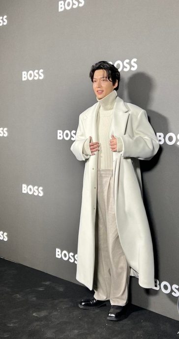 贴身同框耳语李敏镐 大马网红惹火男神粉丝