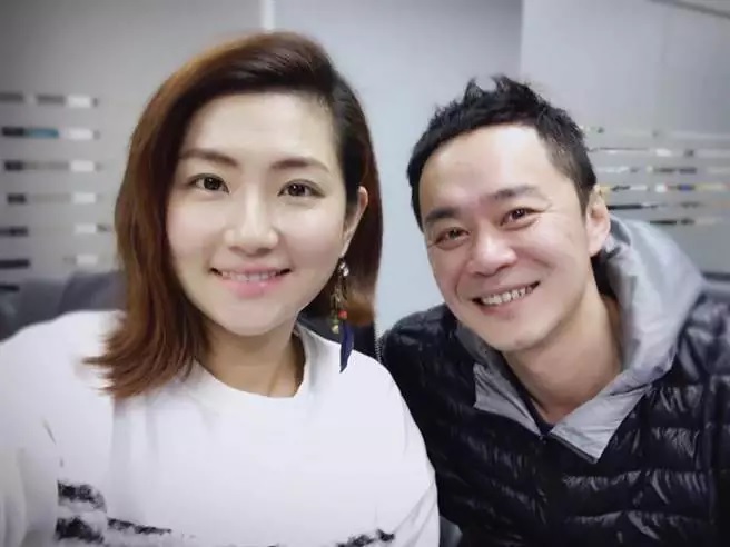 贾静雯恭喜Selina产子当妈 前夫阿中反应曝