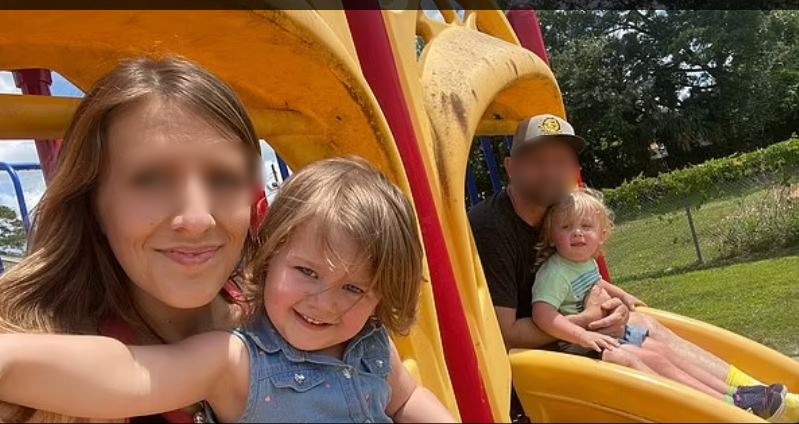 躲进玩具箱睡觉 4岁龙凤胎“相拥窒息双亡”