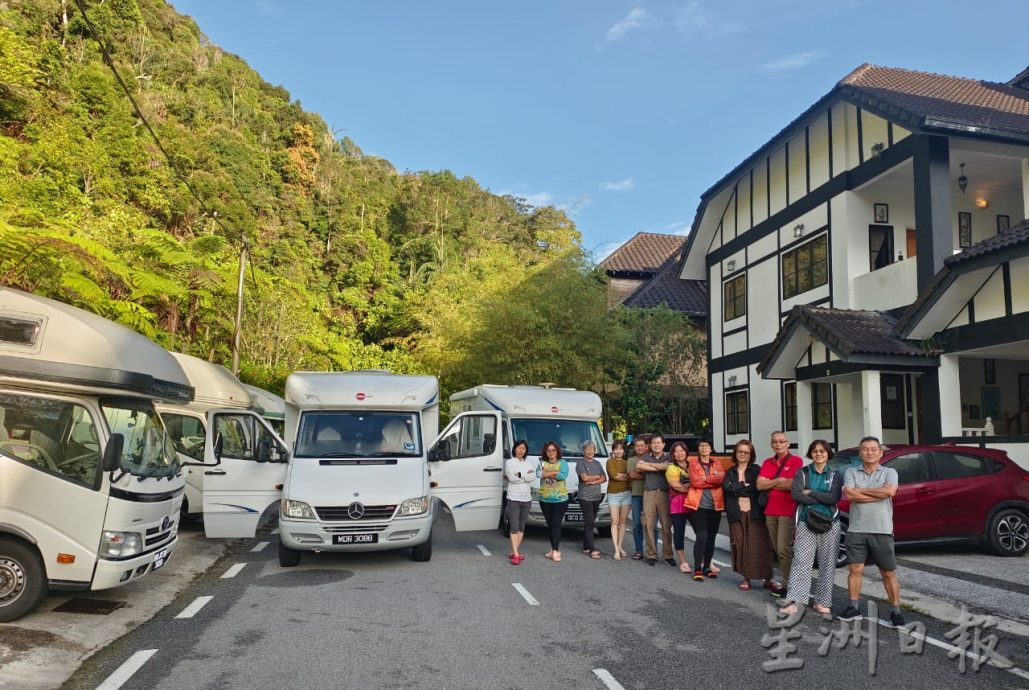 车队7天游7州 女性过半 露营车成旅游新体验