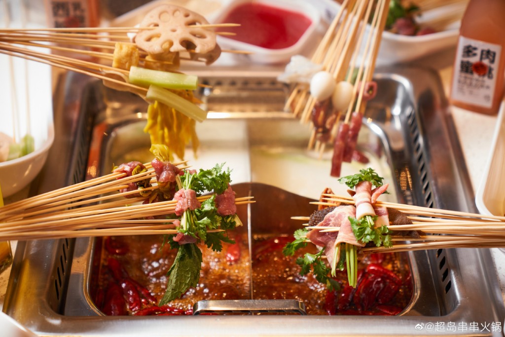 连锁火锅店羊肉含鸭 始创人子直播道歉料赔大钱