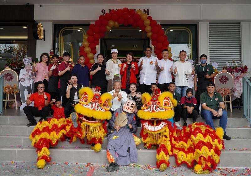 逛商场被小粉丝认出 吴岱融被叫“Roti Uncle”