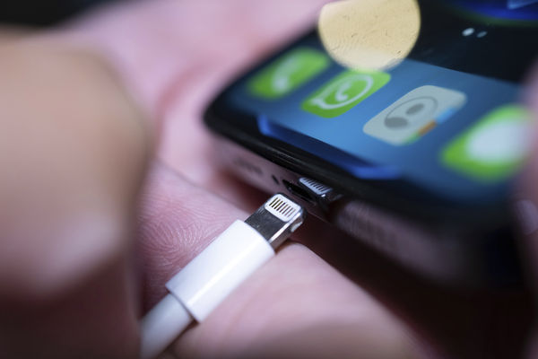 配合欧盟法例要求 谣传iPhone 15改用Type-C充电接头