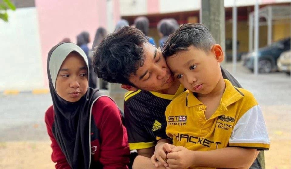 重型摩托撞军车夫妻死 长子承诺坚强照顾弟妹