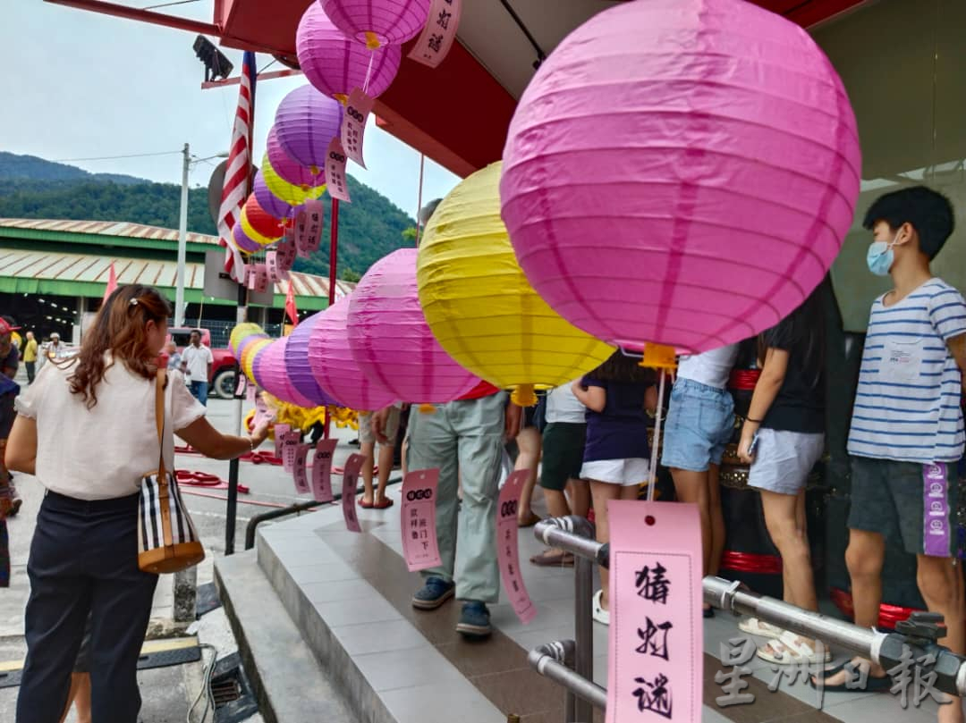 金宝团圆庆中秋 园游会逾千人参与