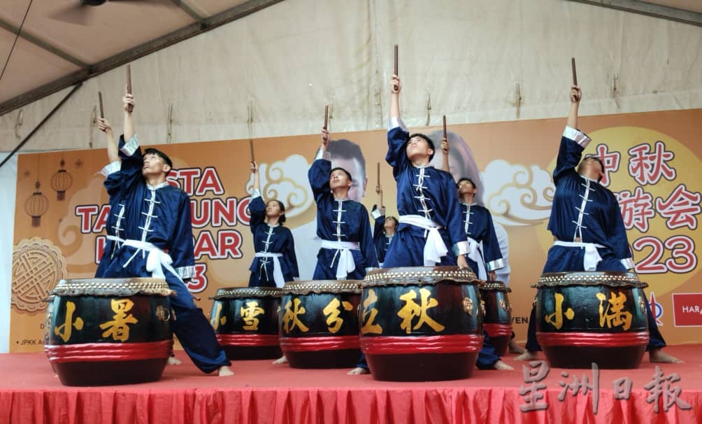 金宝团圆庆中秋 园游会逾千人参与