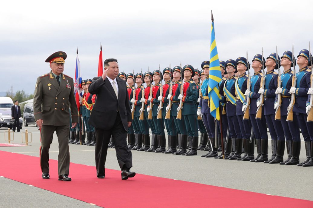 金正恩与俄防长商加强朝俄军事合作及交流 看芭蕾舞剧