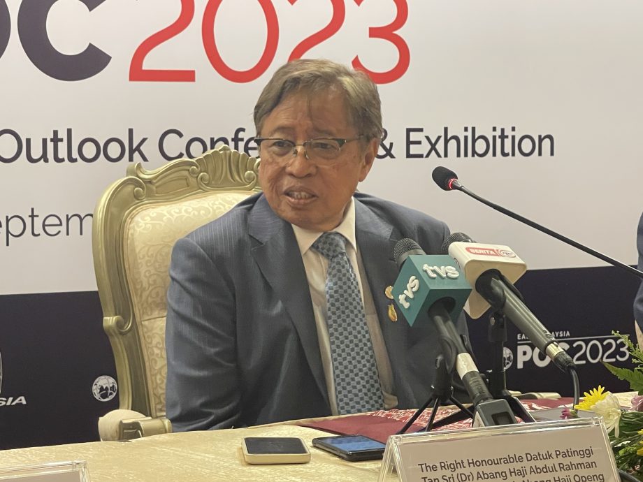 阿邦佐:减少进口