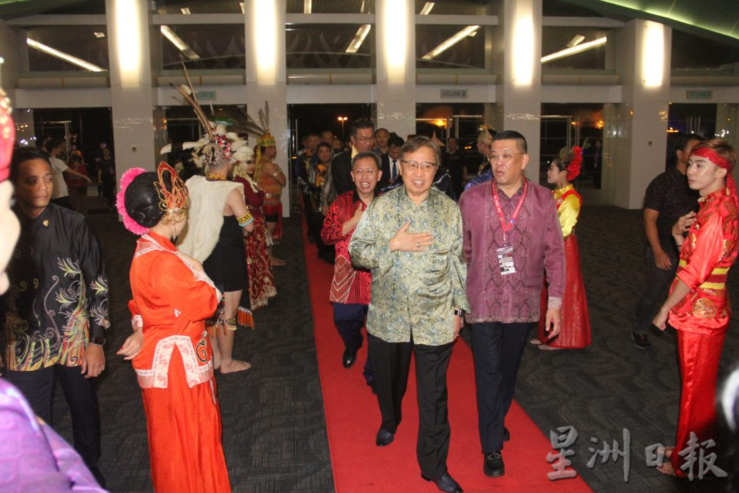 阿邦佐:在外国畅通无阻