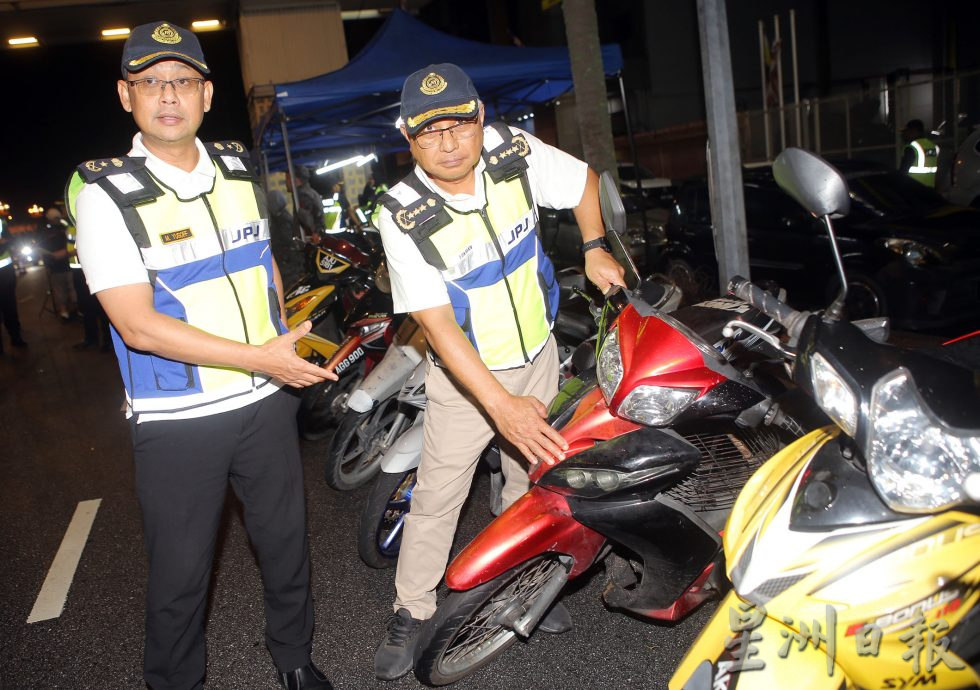 陆交局:摩托车特别行动首7天 发3.3万罚单 无保险无驾照最多