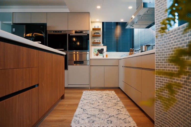 隋棠秀新家豪华装潢 称和老公最爱吧台