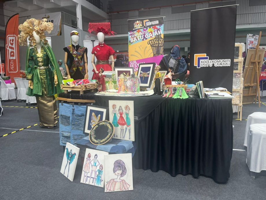 霹02/西华尼申:将推动TVET 提高就业机会待遇