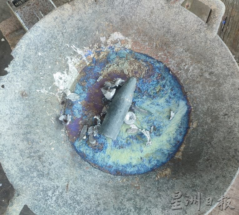 霹：封底补它的诞生qr