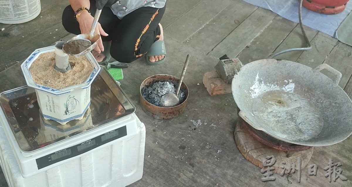 霹：封底补它的诞生qr