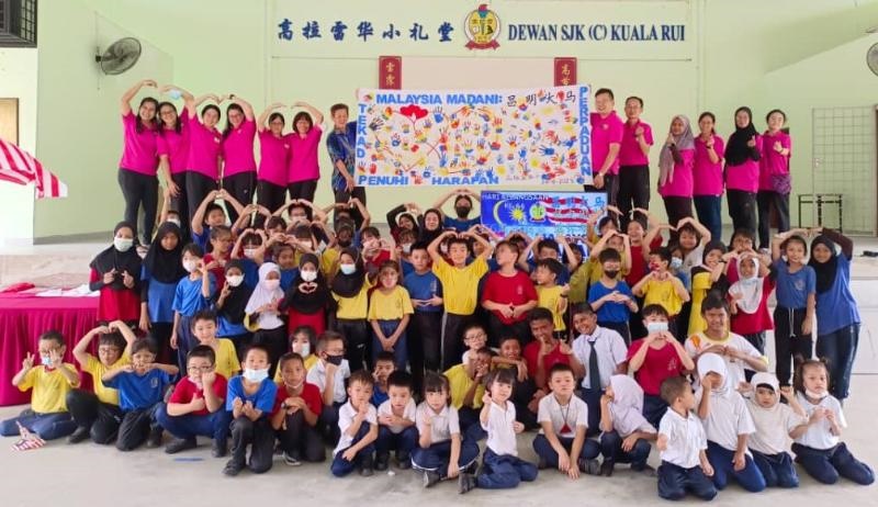 高拉雷华小系列活动庆国庆