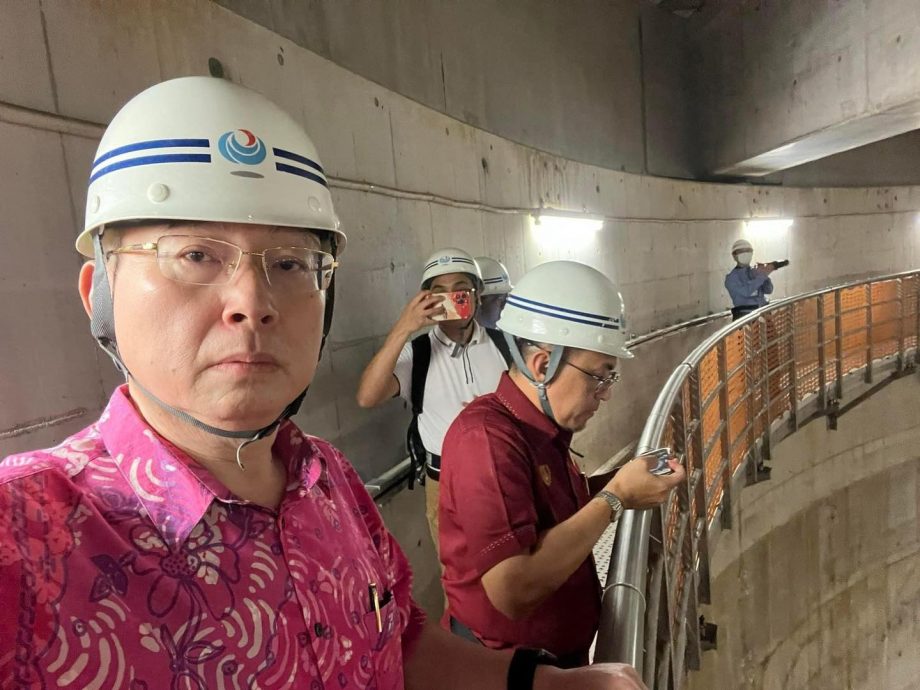 魏家祥访东京地下排水道