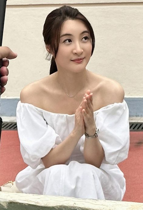 黑色暴雨山顶道路瘫痪 林夏薇“包”缆车下山开工