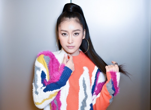 齐秦被爆700万转椅费 《好声音》女星:知道价码