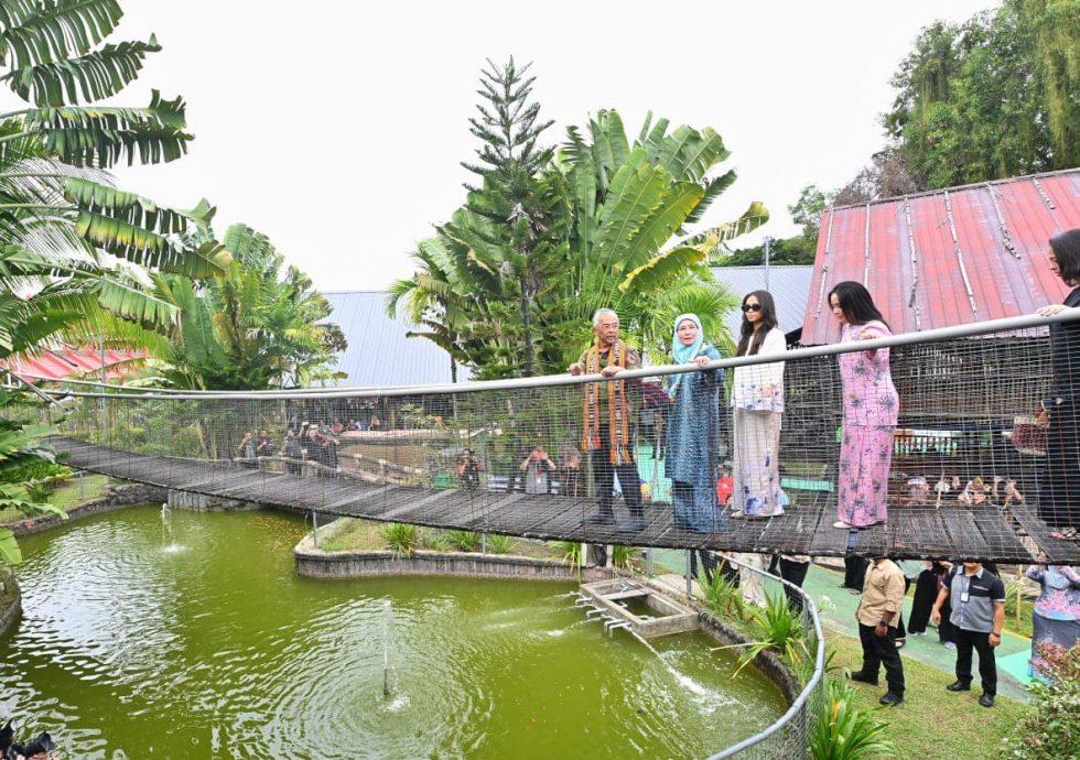 国家元首在KDCA体验迟来的沙巴丰收节气氛