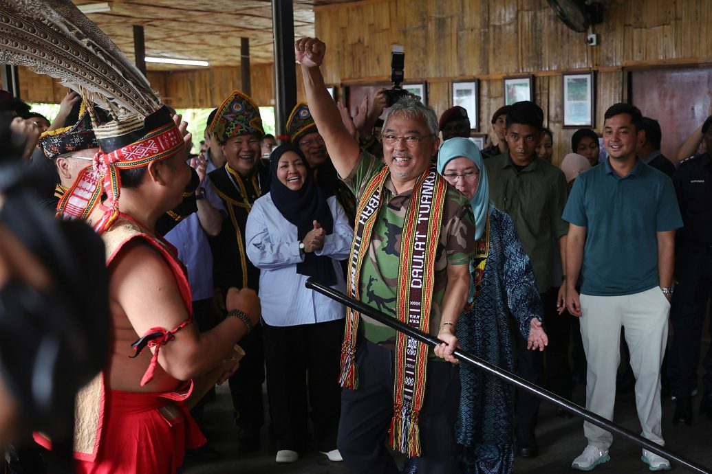 国家元首在KDCA体验迟来的沙巴丰收节气氛