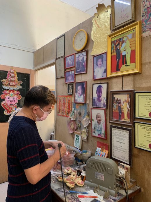 （刊期：9月9日）有故事的人-第三代的义齿配制师陈潮辉