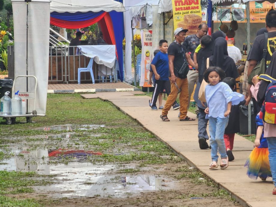 (古城封面主文)历史广场成为官方活动地点,市议会逐步美化及提升设施吸引更多人前往