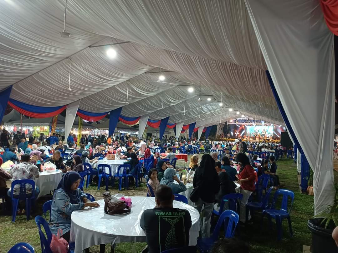 (古城封面主文)历史广场成为官方活动地点,市议会逐步美化及提升设施吸引更多人前往