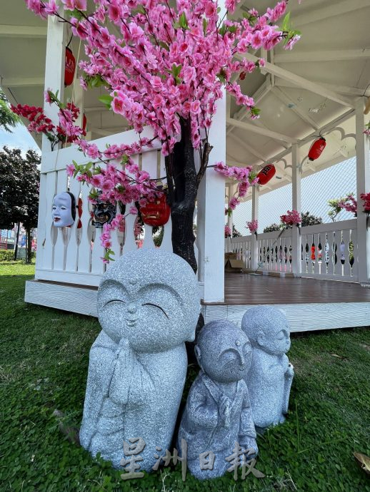 （古城封面主文）秋の富士日本嘉年华会·鸡场街设接驳巴士站