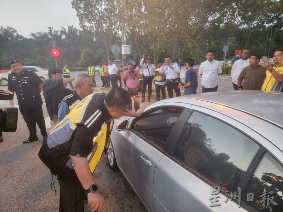 阿都拉勿夫:汉惹拔体育馆“禁止右转”政策至少一个月研究,期间探讨所有反馈