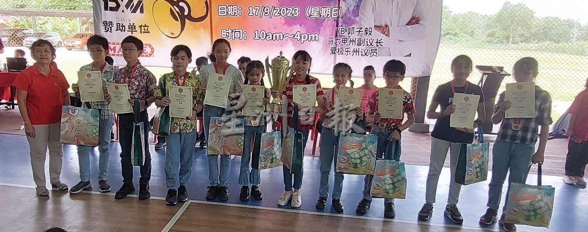 （古城版）郭子毅将协助向教部申请将扯铃正式纳入学校课外活动